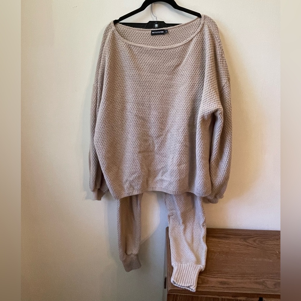 PrettyLittleThing Tan Off Shoulder Sweater - Jogger Set